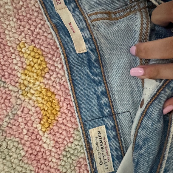 Levi’s Wedgie Jeans - Picture 2 of 3